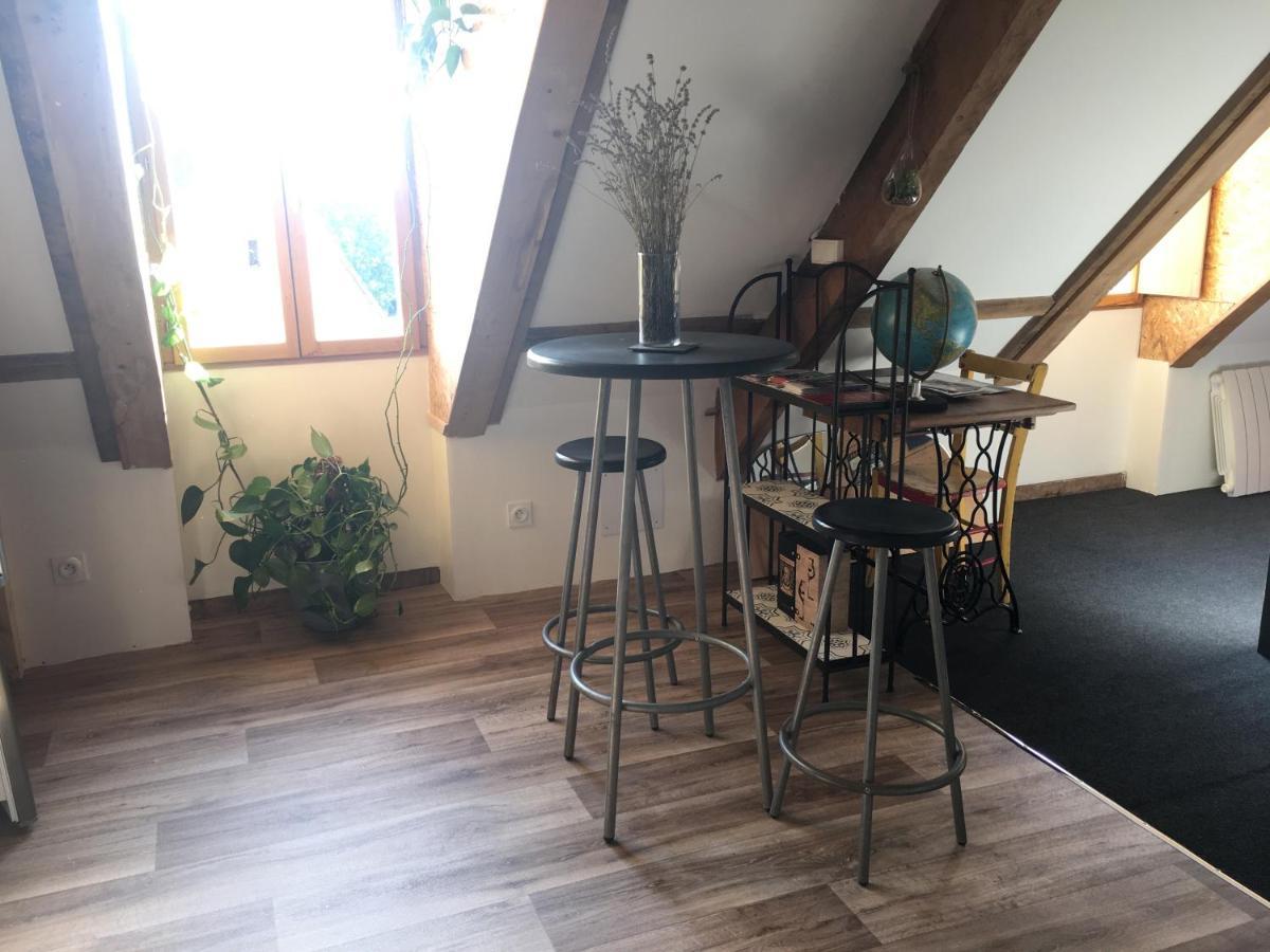 Chez Fred Avec Vue Sur Le Chateau Angles-sur-l'Anglin Exterior photo